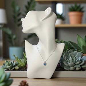 Gorgeous Silver & Blue Heart Pendent Necklace